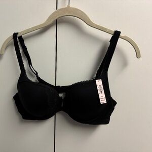 NWT Victoria's Secret Body by Victoria Bra - Size 36C